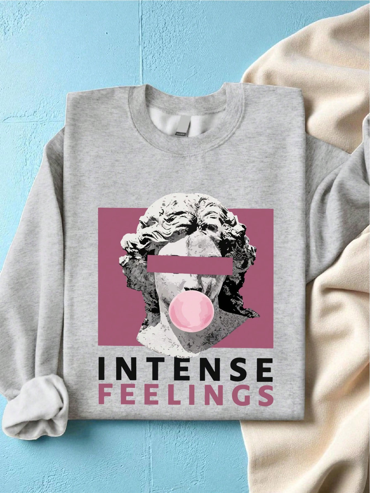 Sculpture & Letter Graphic Sweatshirt
