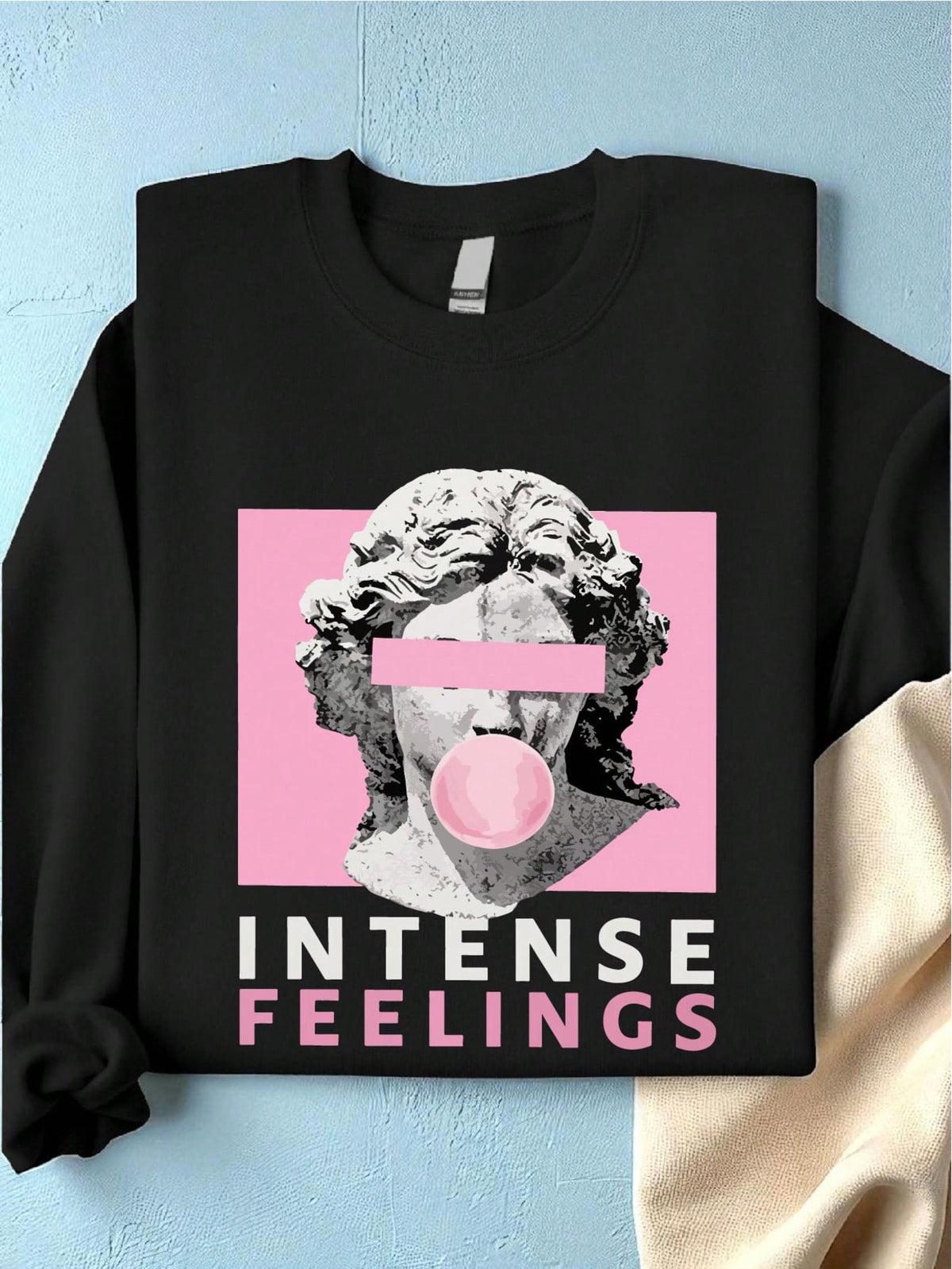 Sculpture & Letter Graphic Sweatshirt