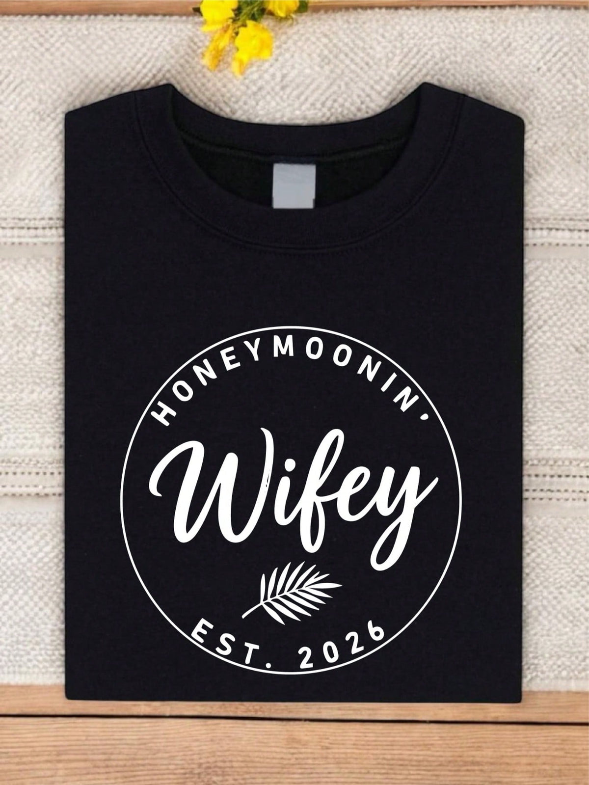 1PC Honeymoon'n Couple Est.2026 T-Shirt