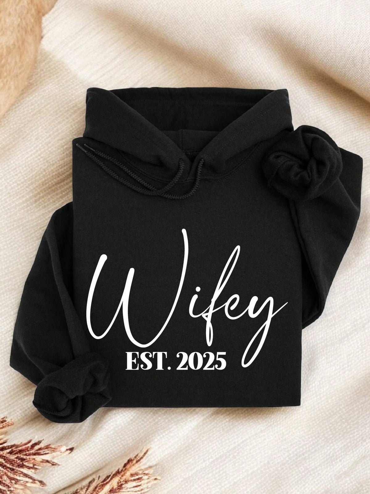 1 PC Wifey Hubby Est 2025 Hoodie