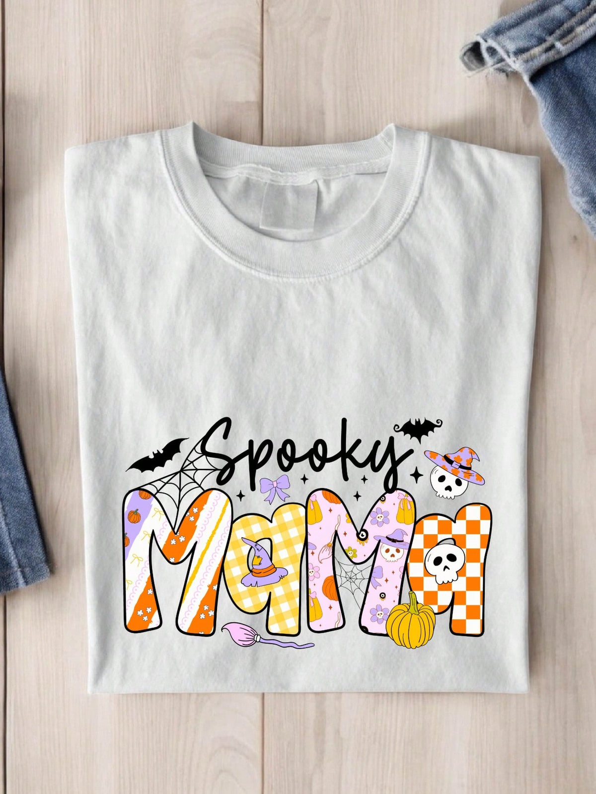 Spooky Mama Unisex T-Shirt