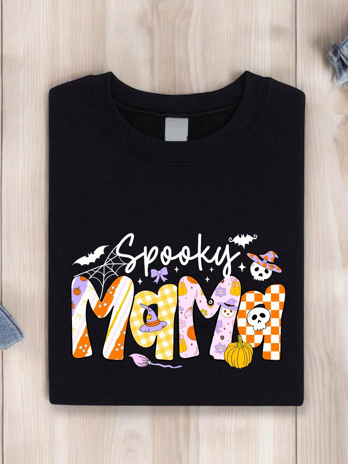 Spooky Mama Unisex T-Shirt