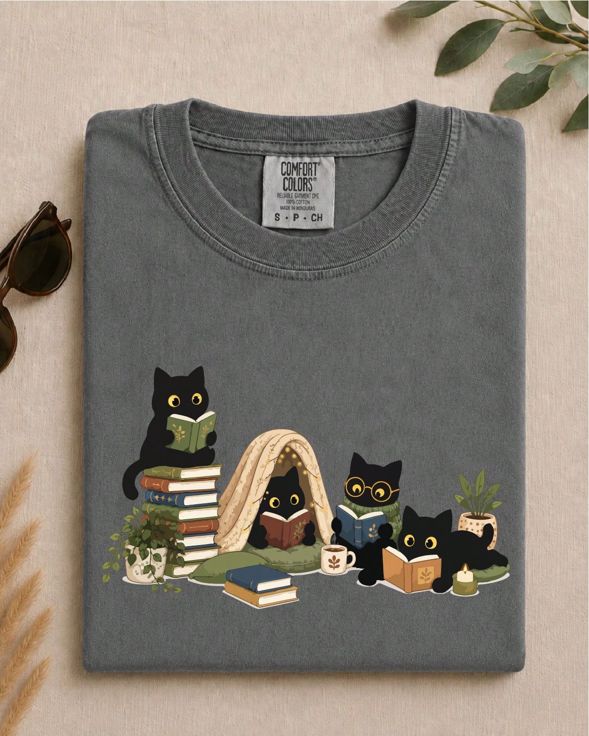 Black Cat Reading T-Shirt
