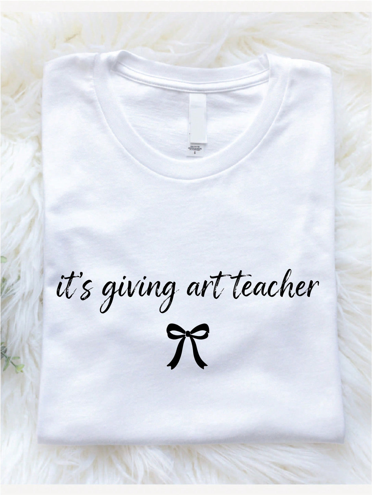 It's Giving Art Teacher T-Shirt